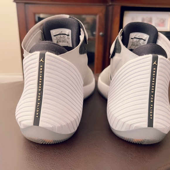 Jordan’s - Picture 3 of 4